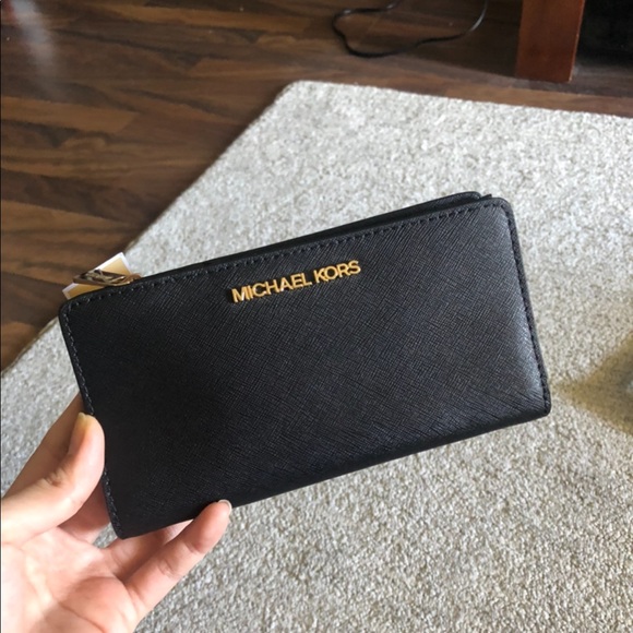 Michael Kors Handbags - *Accepting Offers!* Michael Kors Wallet